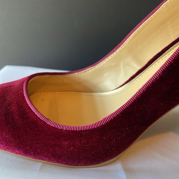 Jewel BADGLEY MISCHKA LADIES BLOCK HEEL SIZE 5 VELVET 3” HEEL BEAUTIFUL FUN SHOE - Picture 14 of 16